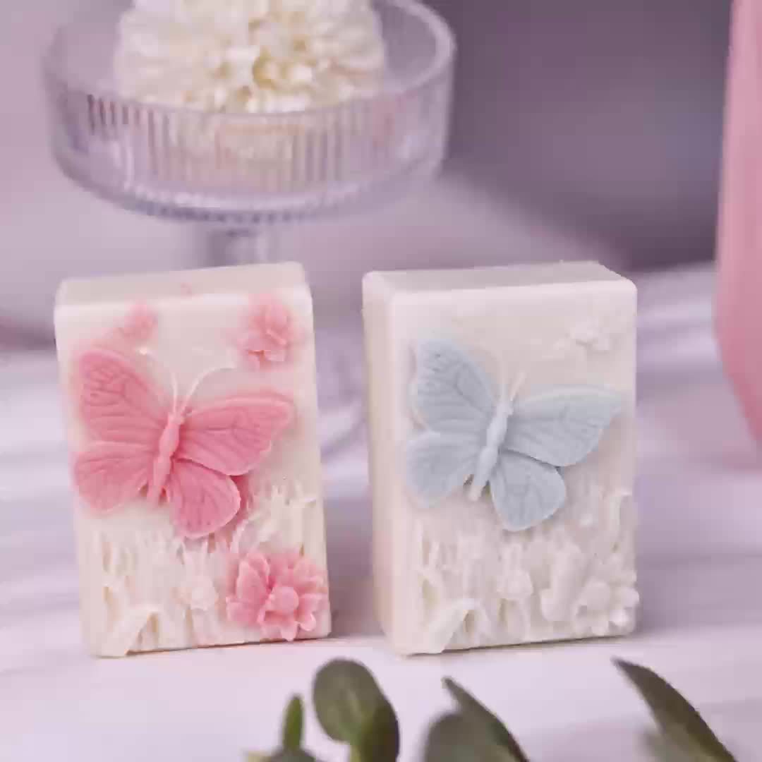 Handmade Soap Using Silicone Molds for Butterfly-Shaped Grass Blocks, Three-Dimensional Scented Candles, And Silicone Molds