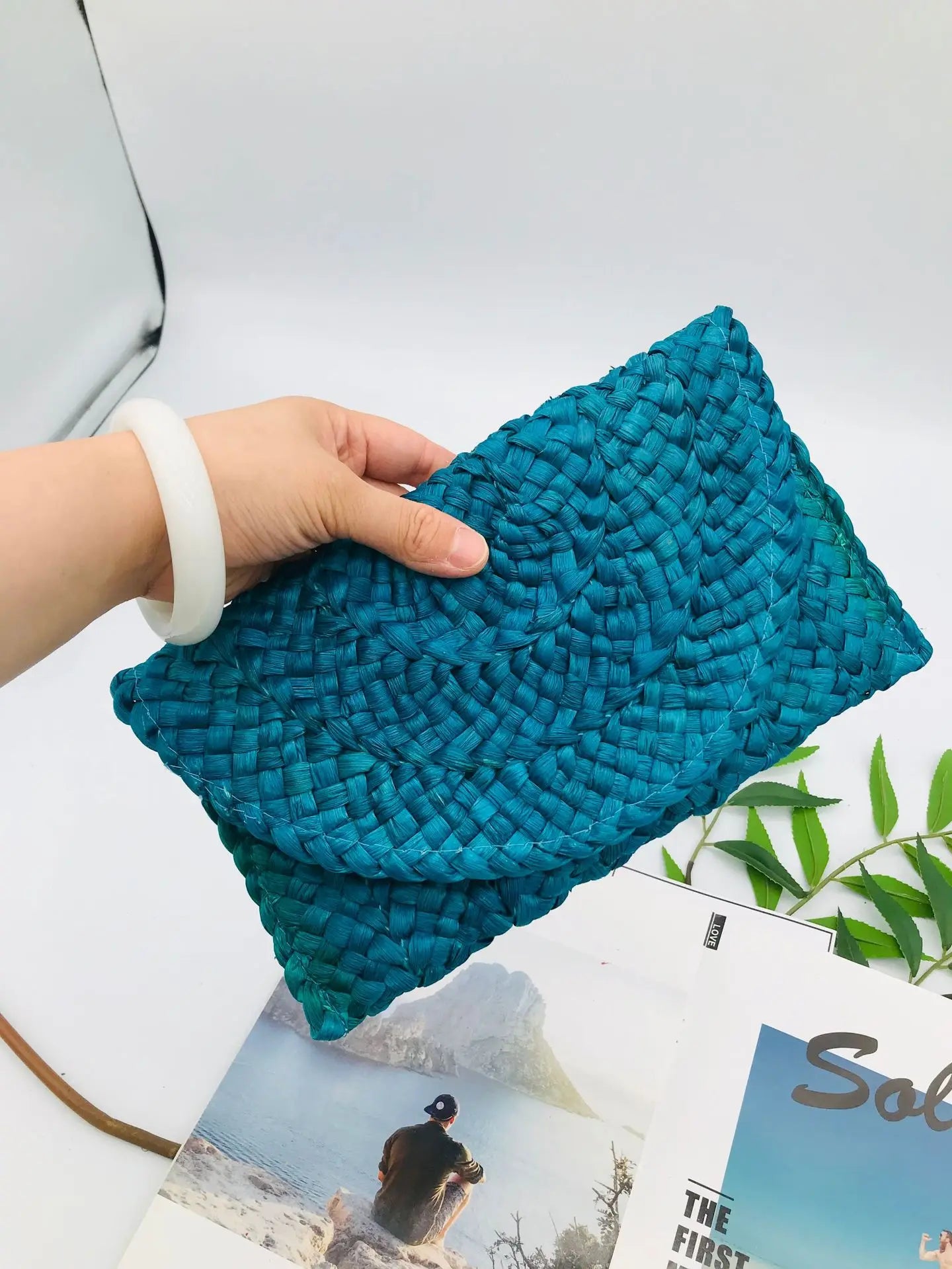 Women's Hand-Woven Handbag Boho Solid Color Straw Rattan Weave Corn Husk Handmade Envelope Wallet Females Coin Purses