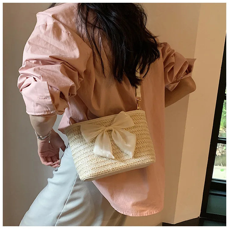 2024 New Woven Bag Women's Summer Versatile Crossbody Beach Resort Bag Mini Bohemian Phone Wallet Bucket Bag