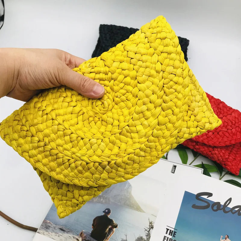 Women's Hand-Woven Handbag Boho Solid Color Straw Rattan Weave Corn Husk Handmade Envelope Wallet Females Coin Purses