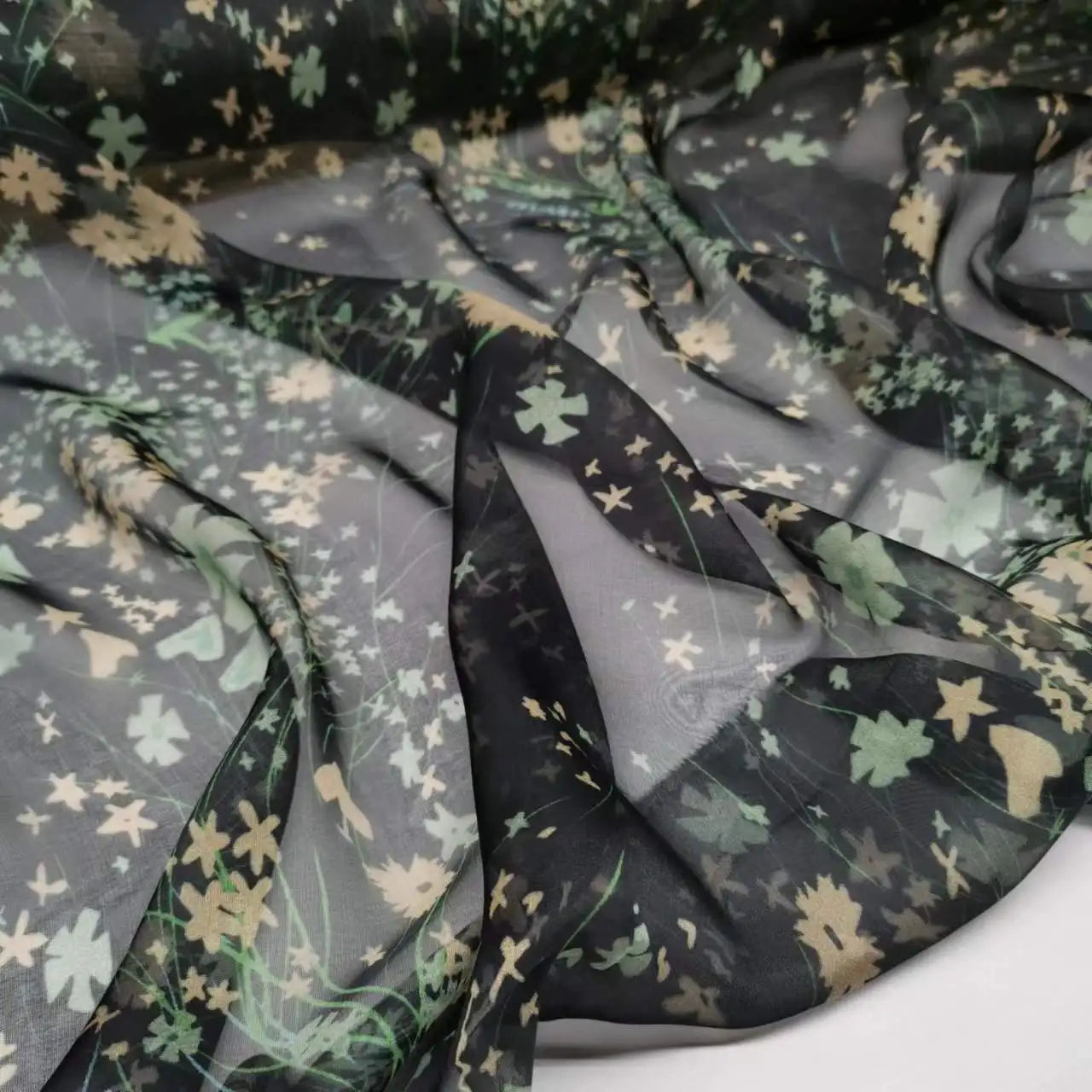 Pure Silk 100% Fabric On Sale Bohemian Floral Chiffon Style Width 135cm Soft 6mm Dress Scarf Material