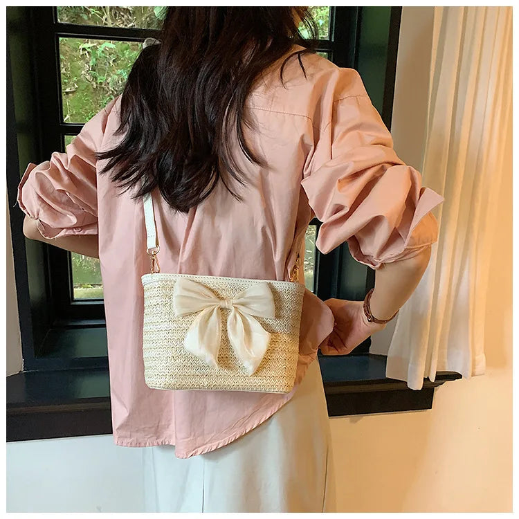 2024 New Woven Bag Women's Summer Versatile Crossbody Beach Resort Bag Mini Bohemian Phone Wallet Bucket Bag