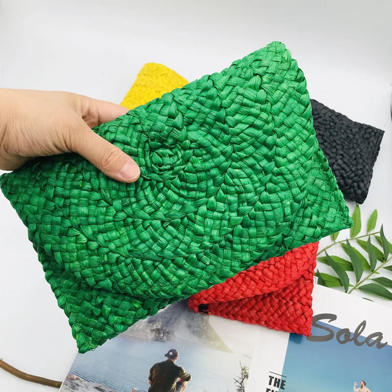 Women's Hand-Woven Handbag Boho Solid Color Straw Rattan Weave Corn Husk Handmade Envelope Wallet Females Coin Purses
