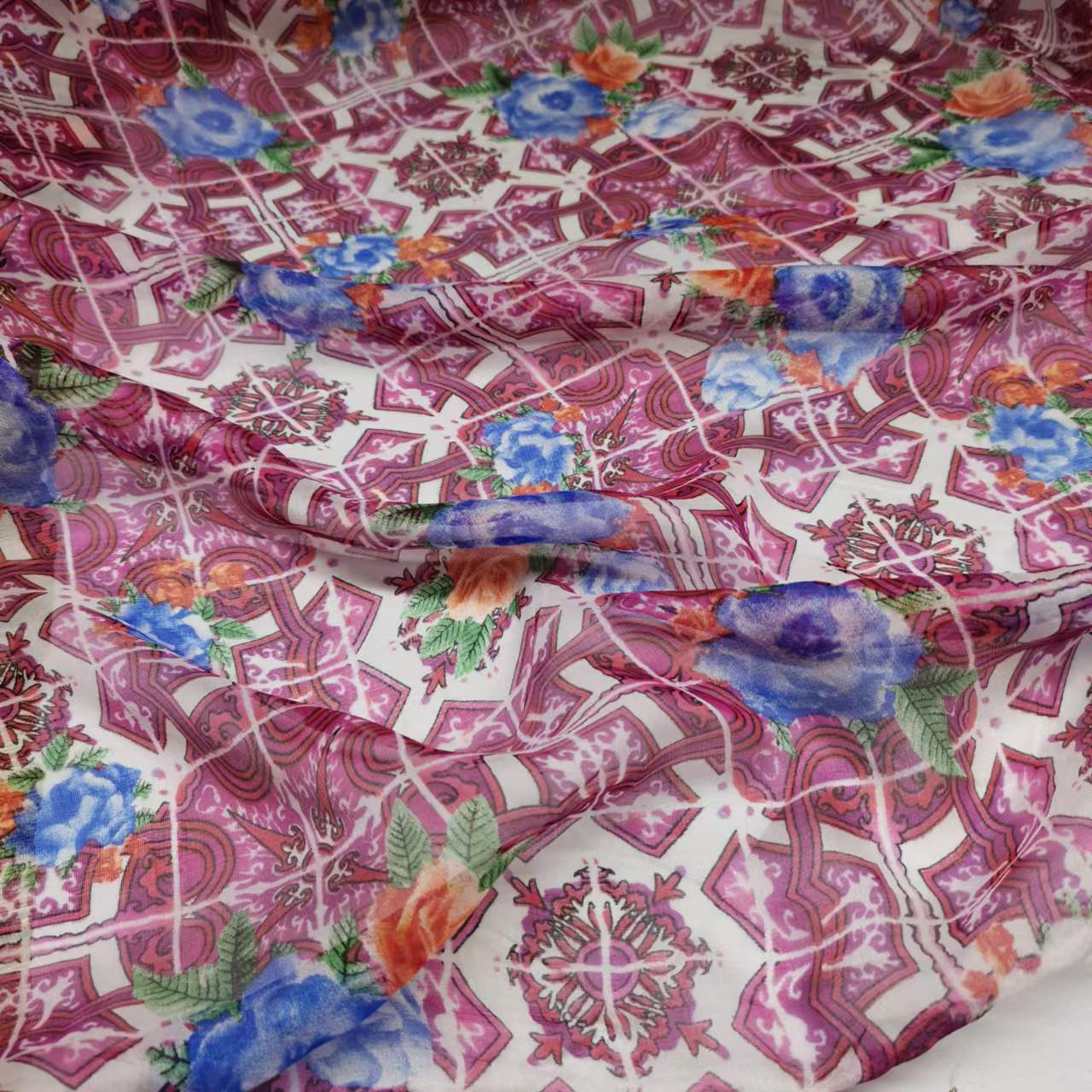 Pure Silk 100% Fabric On Sale Bohemian Floral Chiffon Style Width 135cm Soft 6mm Dress Scarf Material