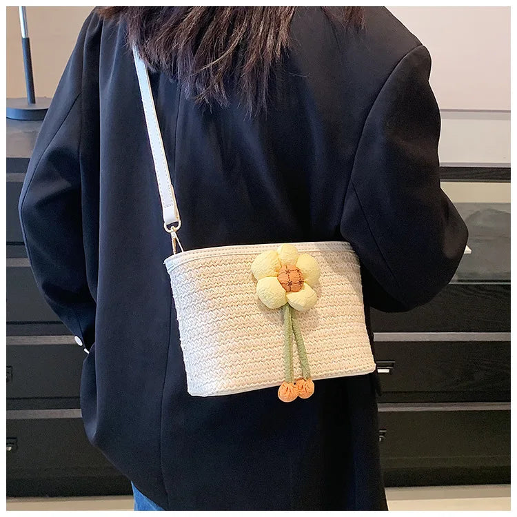 2024 New Woven Bag Women's Summer Versatile Crossbody Beach Resort Bag Mini Bohemian Phone Wallet Bucket Bag