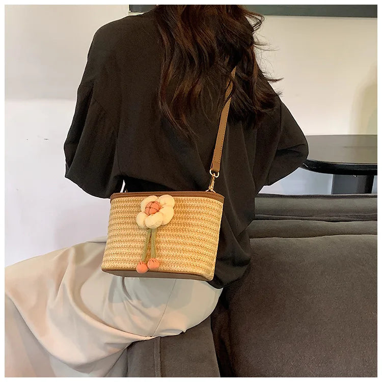 2024 New Woven Bag Women's Summer Versatile Crossbody Beach Resort Bag Mini Bohemian Phone Wallet Bucket Bag