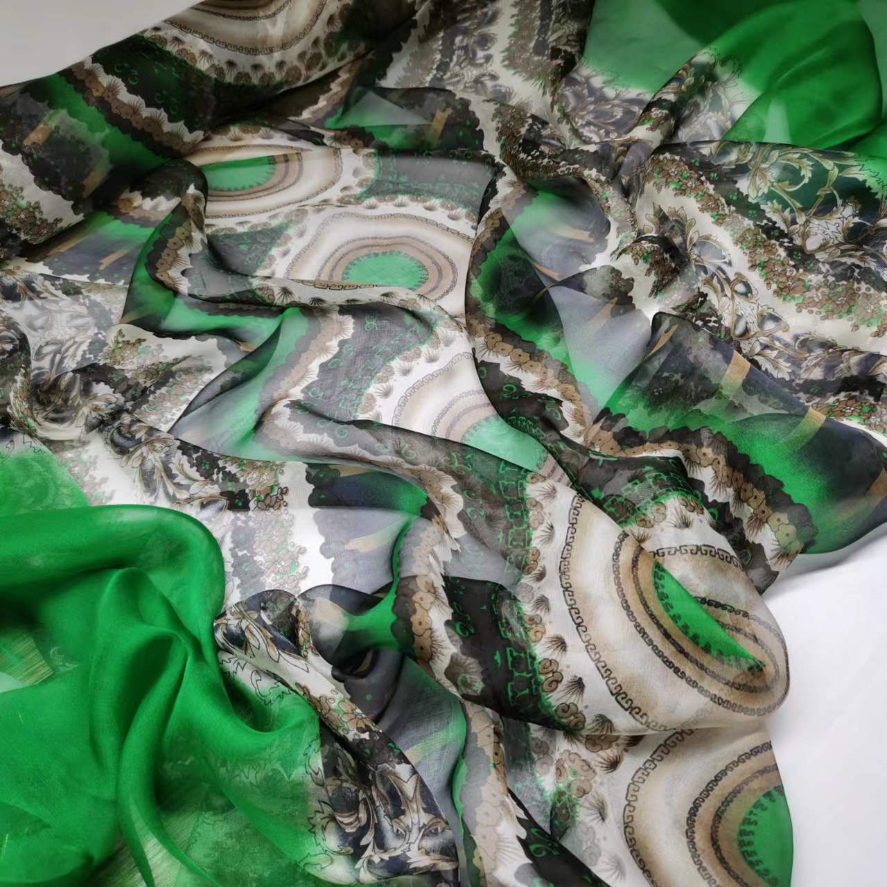 Pure Silk 100% Fabric On Sale Bohemian Floral Chiffon Style Width 135cm Soft 6mm Dress Scarf Material