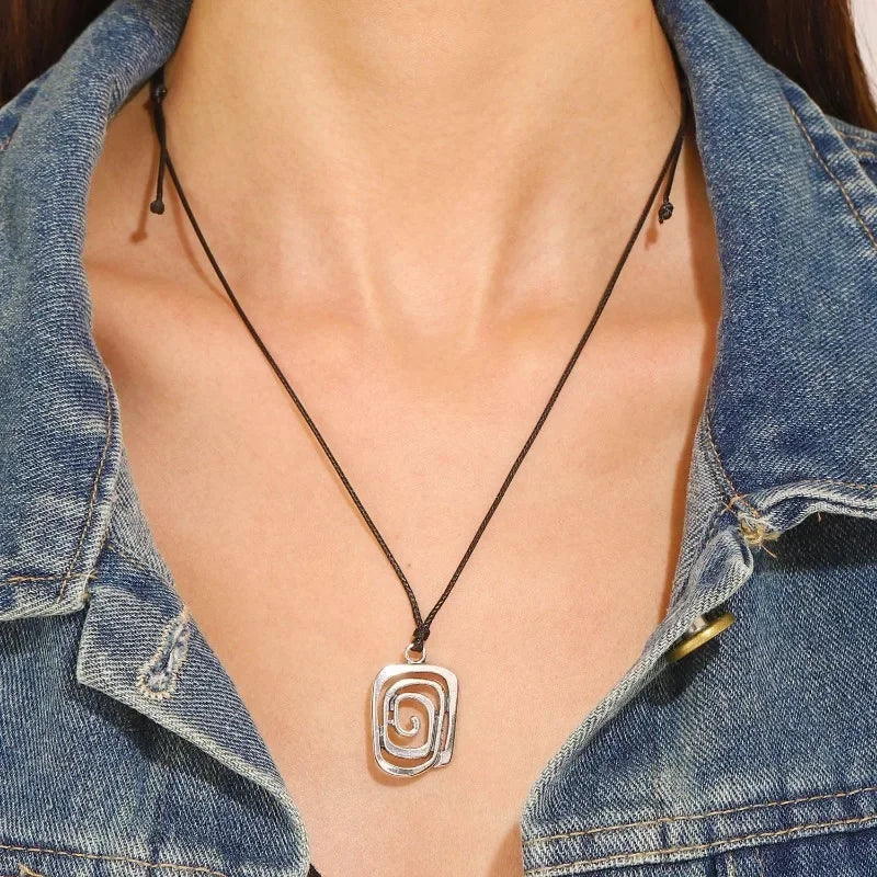 Vintage Spiral Vortex Pendant Necklace Hand-woven Leather Rope Necklace for Women Boho Goth Necklace Fashion 2023 Y2K Jewelry