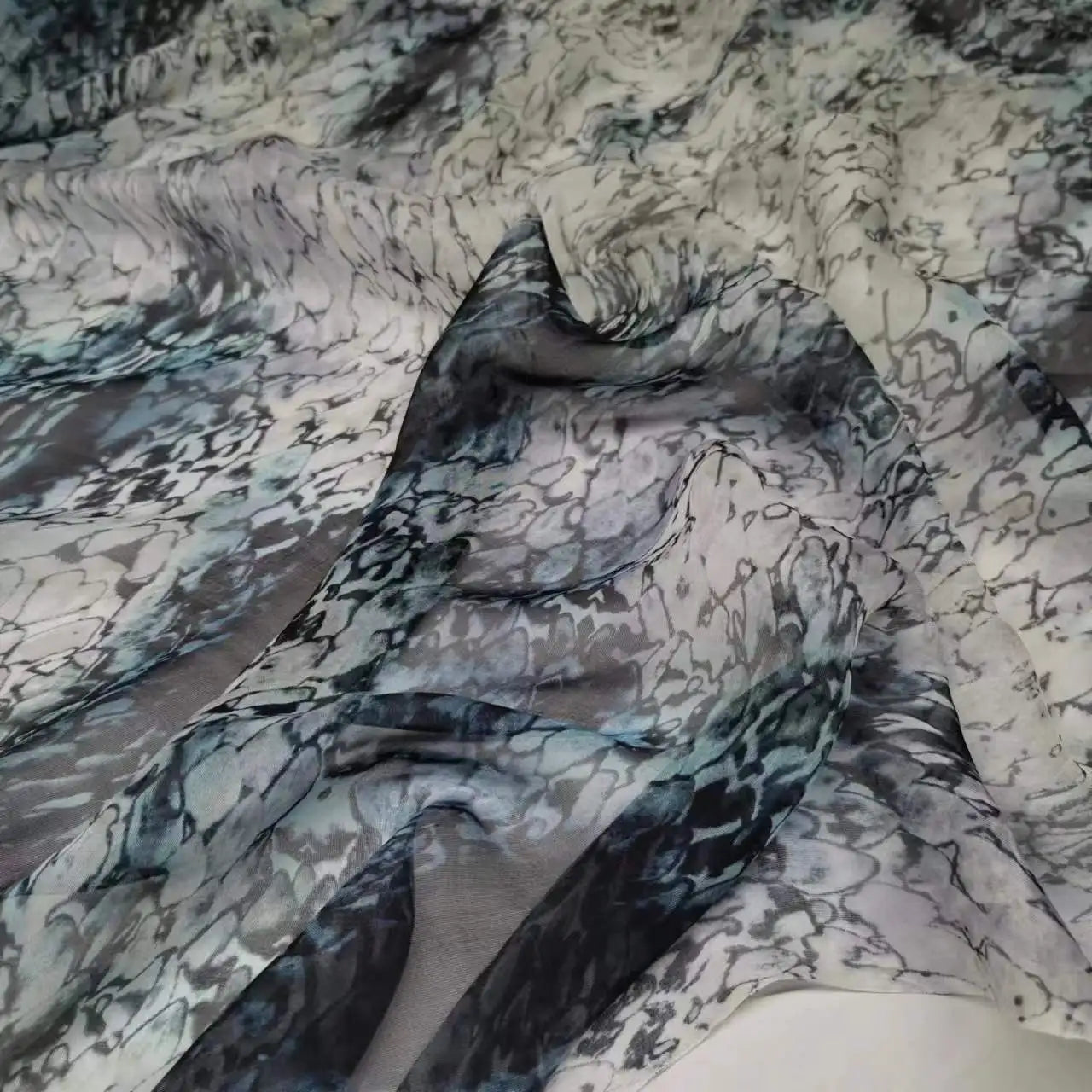 Pure Silk 100% Fabric On Sale Bohemian Floral Chiffon Style Width 135cm Soft 6mm Dress Scarf Material