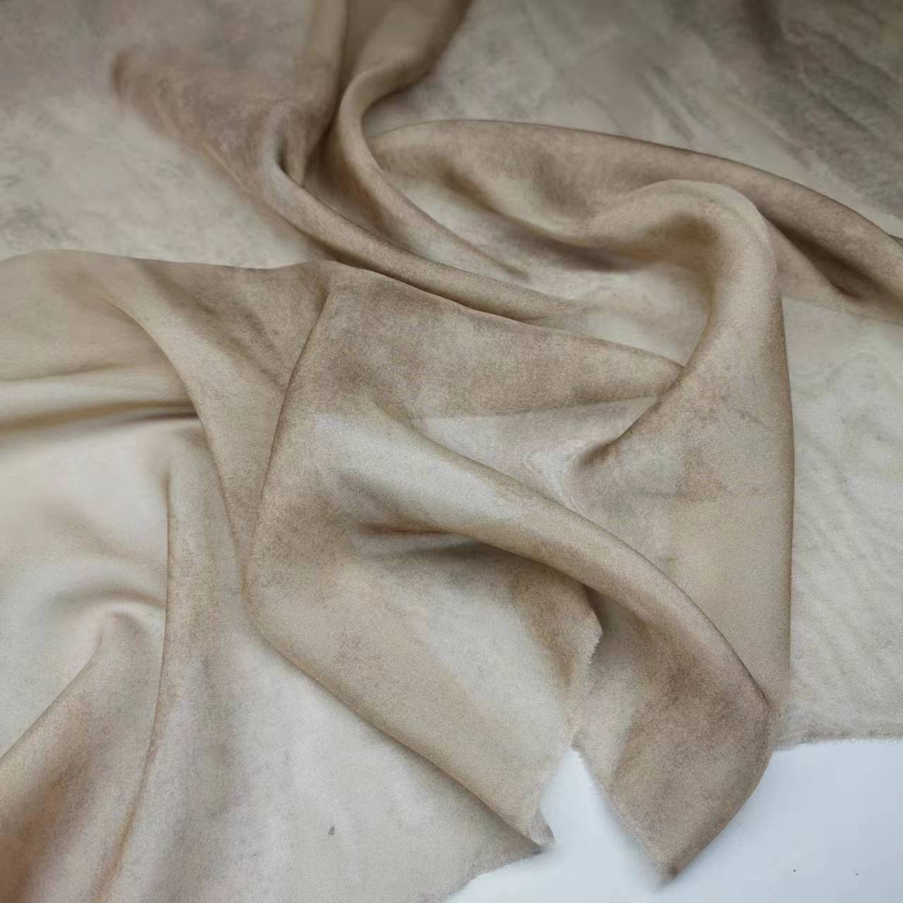 Pure Silk 100% Fabric On Sale Bohemian Floral Chiffon Style Width 135cm Soft 6mm Dress Scarf Material