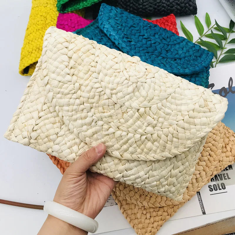 Women's Hand-Woven Handbag Boho Solid Color Straw Rattan Weave Corn Husk Handmade Envelope Wallet Females Coin Purses