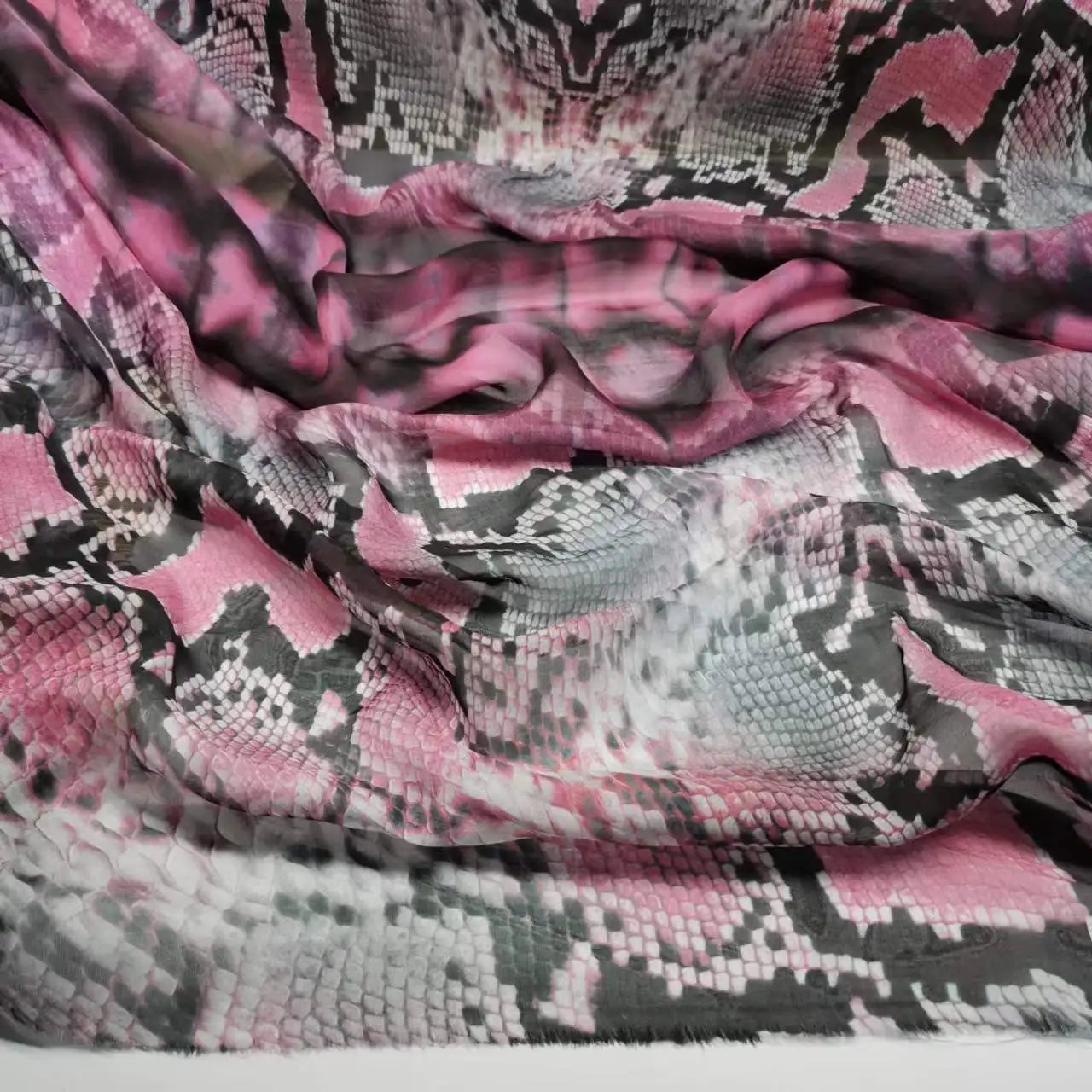Pure Silk 100% Fabric On Sale Bohemian Floral Chiffon Style Width 135cm Soft 6mm Dress Scarf Material