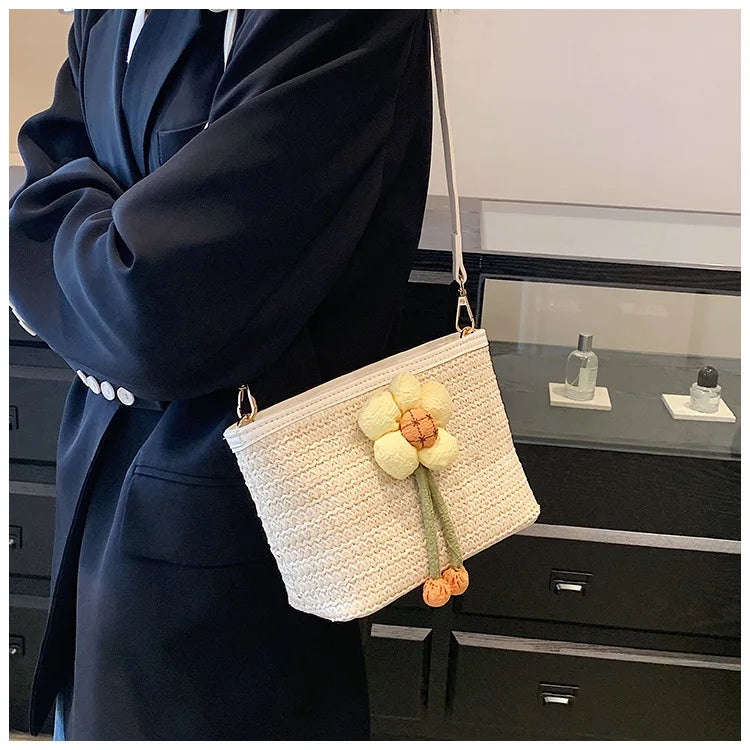 2024 New Woven Bag Women's Summer Versatile Crossbody Beach Resort Bag Mini Bohemian Phone Wallet Bucket Bag