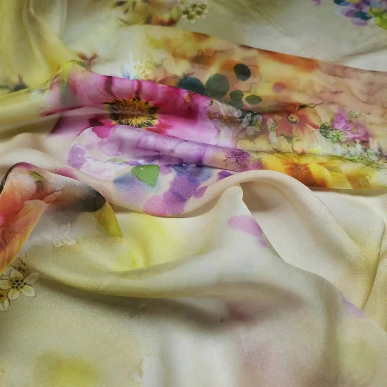 Pure Silk 100% Fabric On Sale Bohemian Floral Chiffon Style Width 135cm Soft 6mm Dress Scarf Material