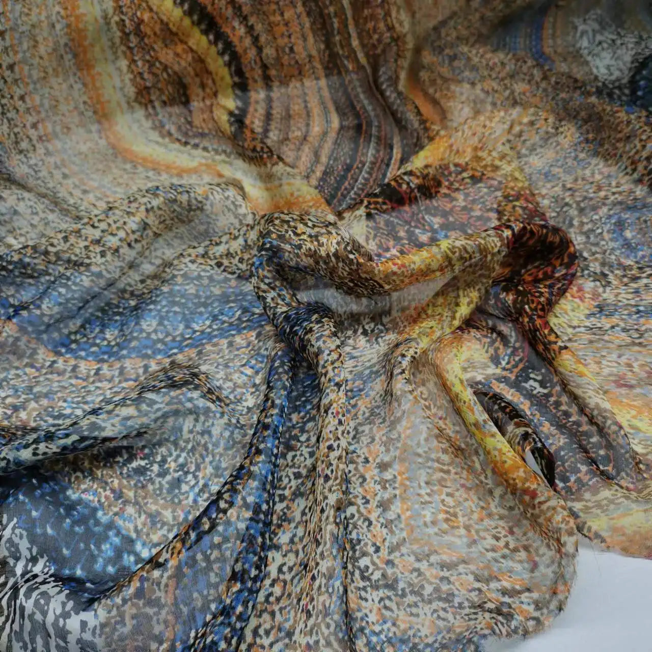 Pure Silk 100% Fabric On Sale Bohemian Floral Chiffon Style Width 135cm Soft 6mm Dress Scarf Material