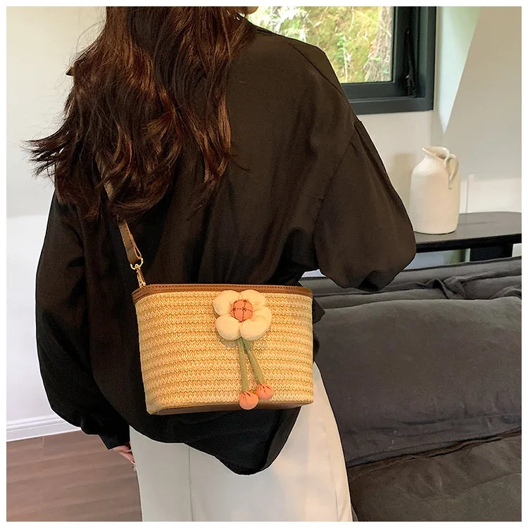 2024 New Woven Bag Women's Summer Versatile Crossbody Beach Resort Bag Mini Bohemian Phone Wallet Bucket Bag