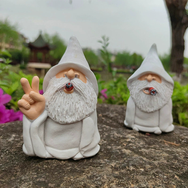 Garden Pygmy and Pygmy Ornaments Resin Crafts White Robe Smoking Pygmy Vertical Middle Finger Garden Landscape Decoration