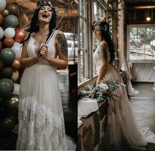 Chic Boho Beach Wedding Dress A-Line Ivory Tulle Bridal Gowns Lace Appliques Sleeveless V-Neck Backless Summer Hippie Country